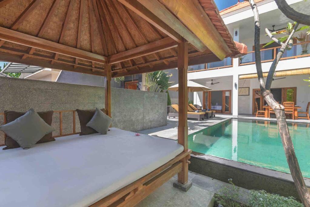 Villa Royal Singaraja  Exterior photo