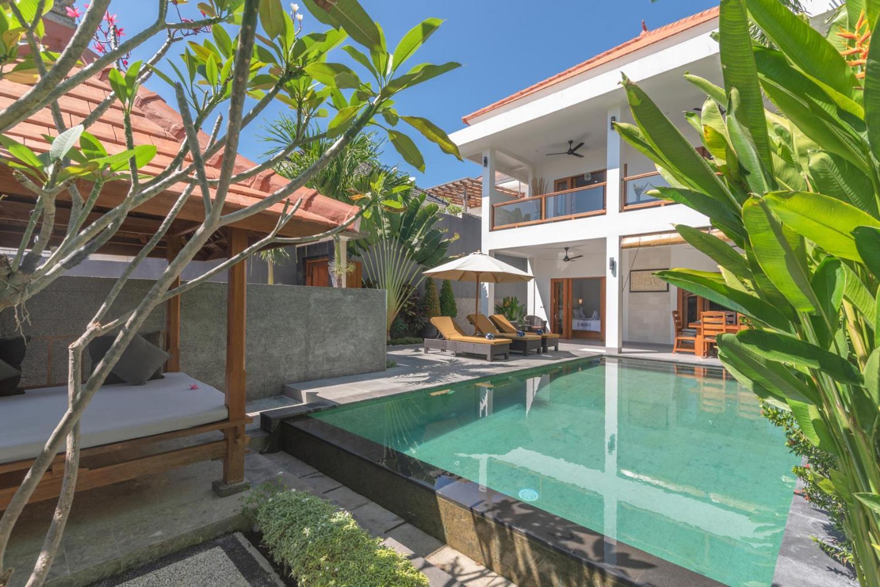 Villa Royal Singaraja  Exterior photo